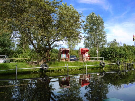 Enjoy the tranquillity of the canal in the Starndkorb