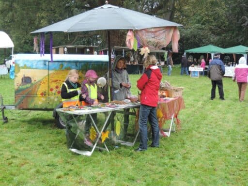 Mitmachangebote für Kinder auf verschiedenen Märkten in der Region
