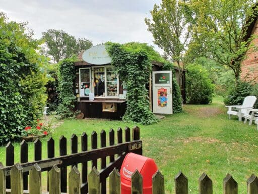 Plenty of space - our kiosk is also a meeting place