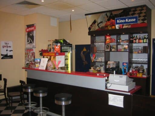 An der Kino-Kasse