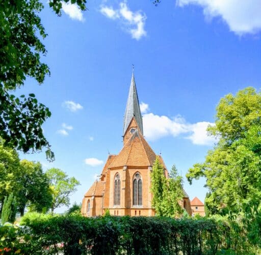 Die Kirche Blücher mit ihrem 48 m hohen Turm