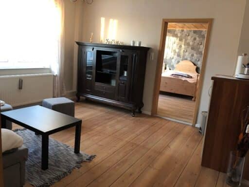 Individuell eingerichtete Zimmer mit viel Platz für Mensch und Hund