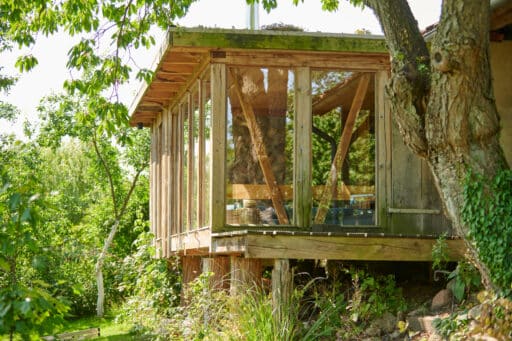 Die Sauna mit einam Blick in die Landschaft