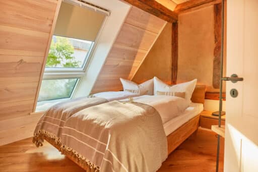 Individuell eingerichtetes Schlafzimmer