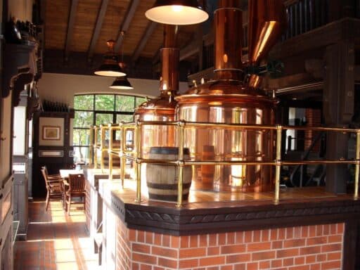 Brew kettle in the guest room of the Vilanker Brauhaus