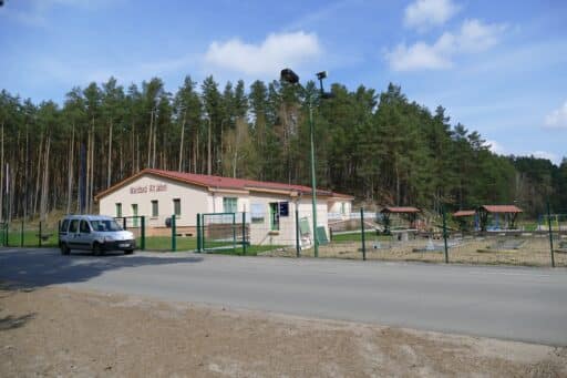 Am Eingang des Waldbades Alt Jabel